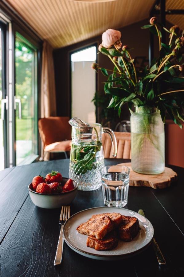 Bij De Genieterij Luxe Tiny Houses Koudum Exteriör bild